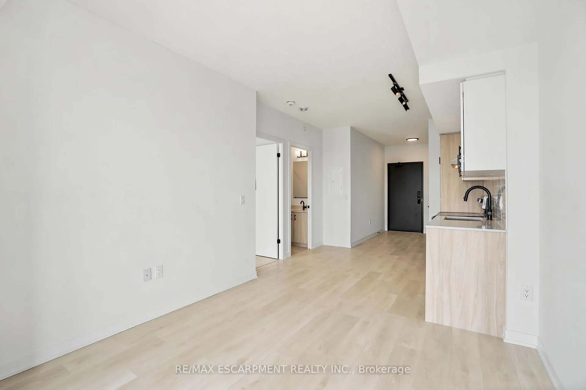 Photo 19 of Unit C711, 4878 Powers Common, Burlington, Alton — HOMEH