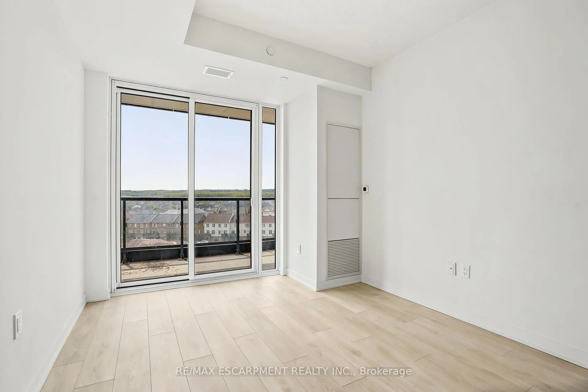Photo 20 of Unit C711, 4878 Powers Common, Burlington, Alton — HOMEH