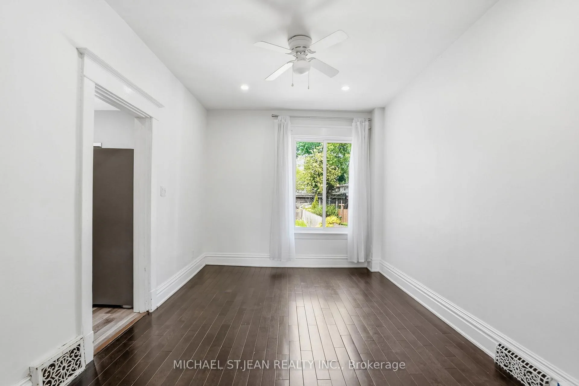 Photo 6 of 38 Norway Avenue, Hamilton, Blakeley — HOMEH
