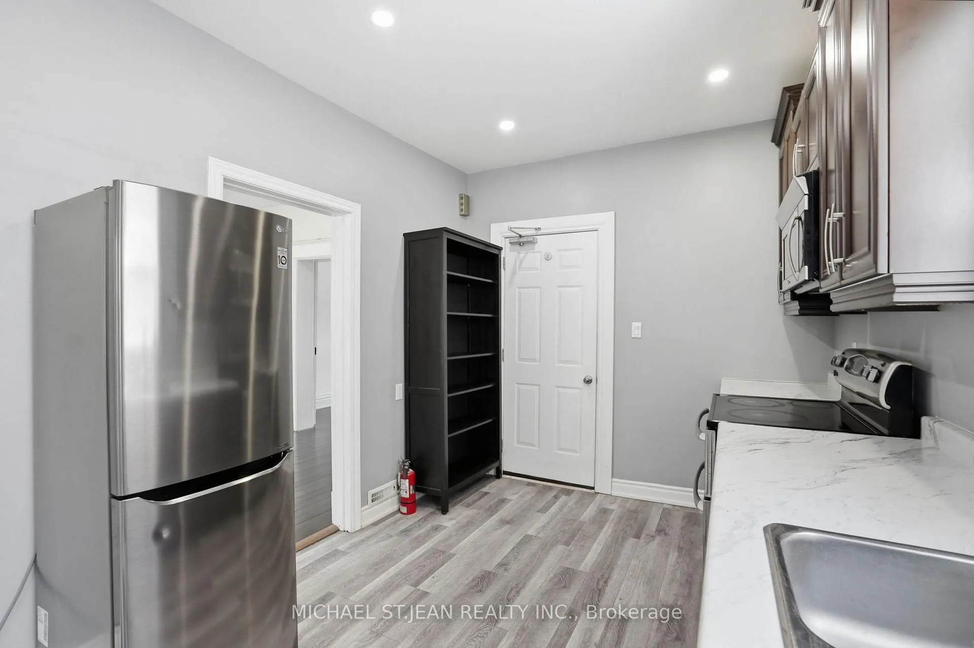 Photo 12 of 38 Norway Avenue, Hamilton, Blakeley — HOMEH