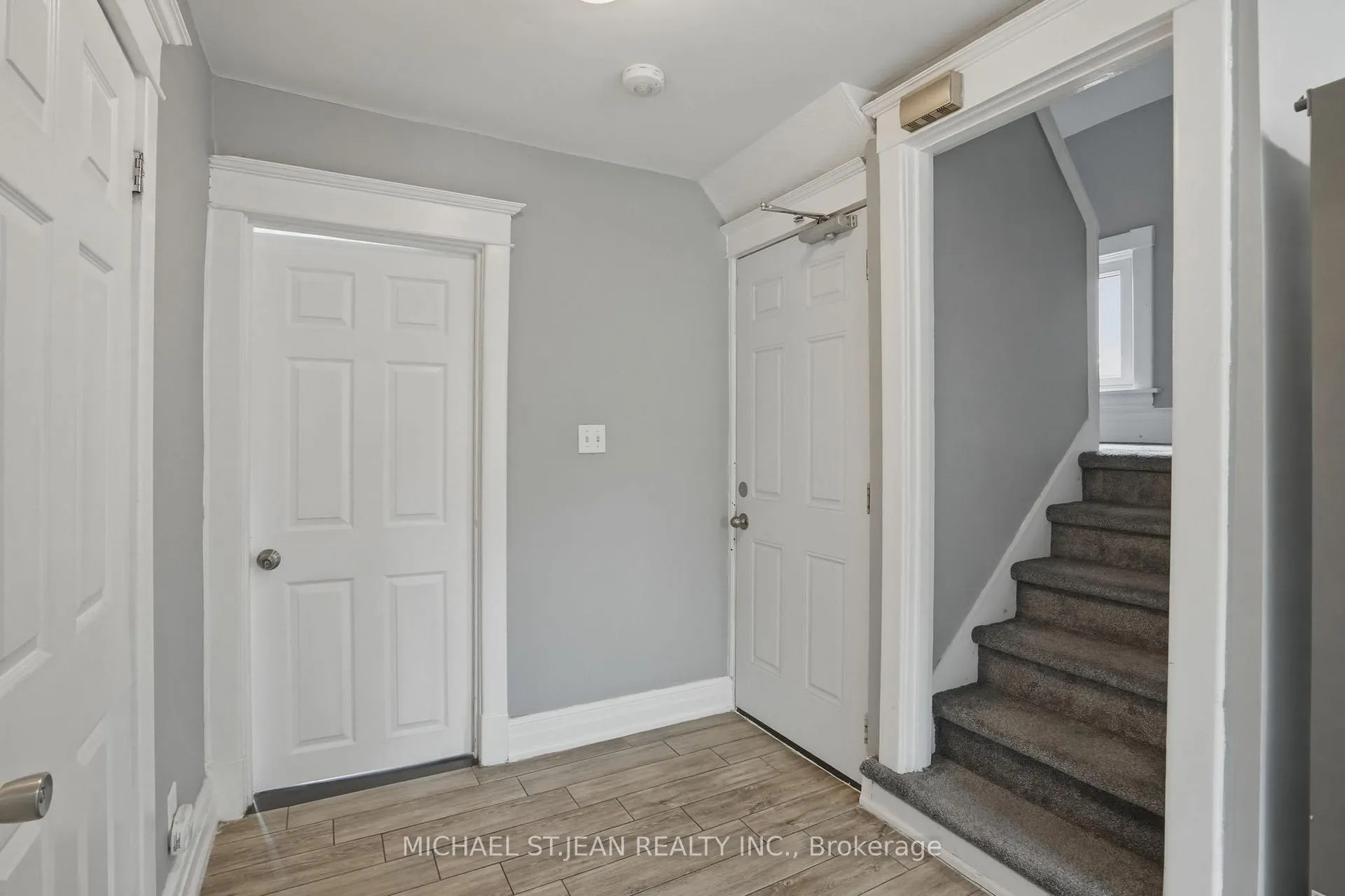 Photo 14 of 38 Norway Avenue, Hamilton, Blakeley — HOMEH