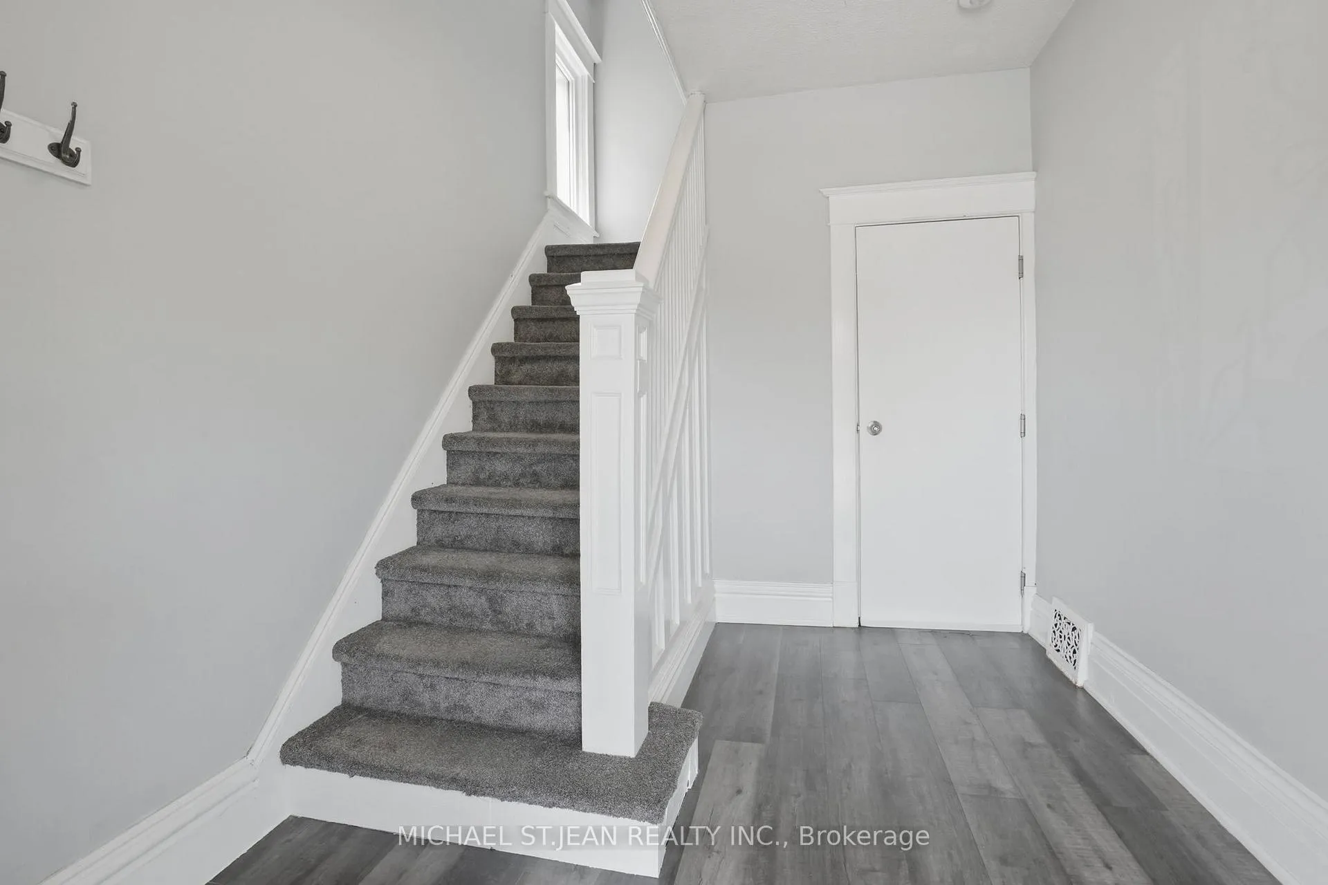 Photo 15 of 38 Norway Avenue, Hamilton, Blakeley — HOMEH