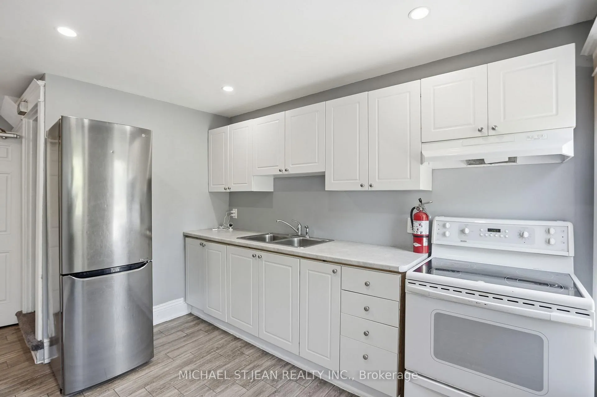 Photo 23 of 38 Norway Avenue, Hamilton, Blakeley — HOMEH
