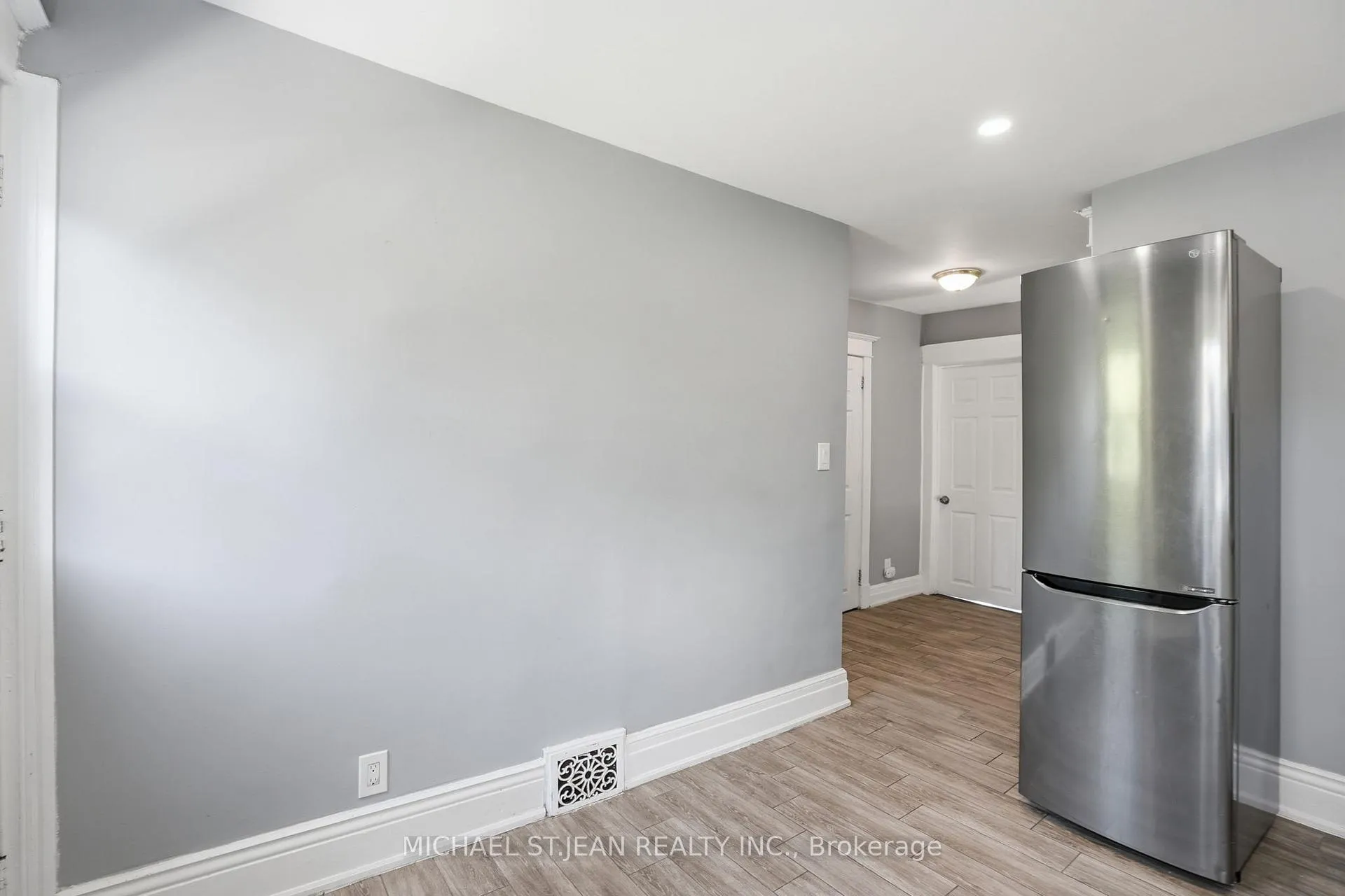Photo 24 of 38 Norway Avenue, Hamilton, Blakeley — HOMEH
