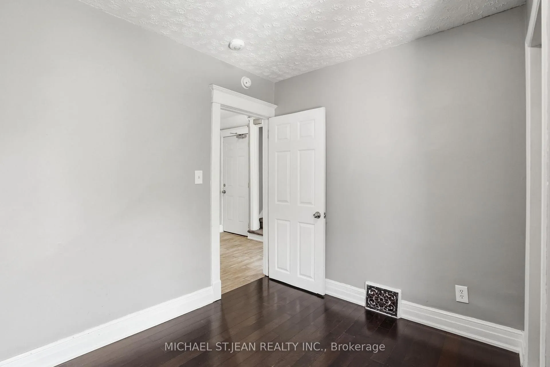 Photo 26 of 38 Norway Avenue, Hamilton, Blakeley — HOMEH