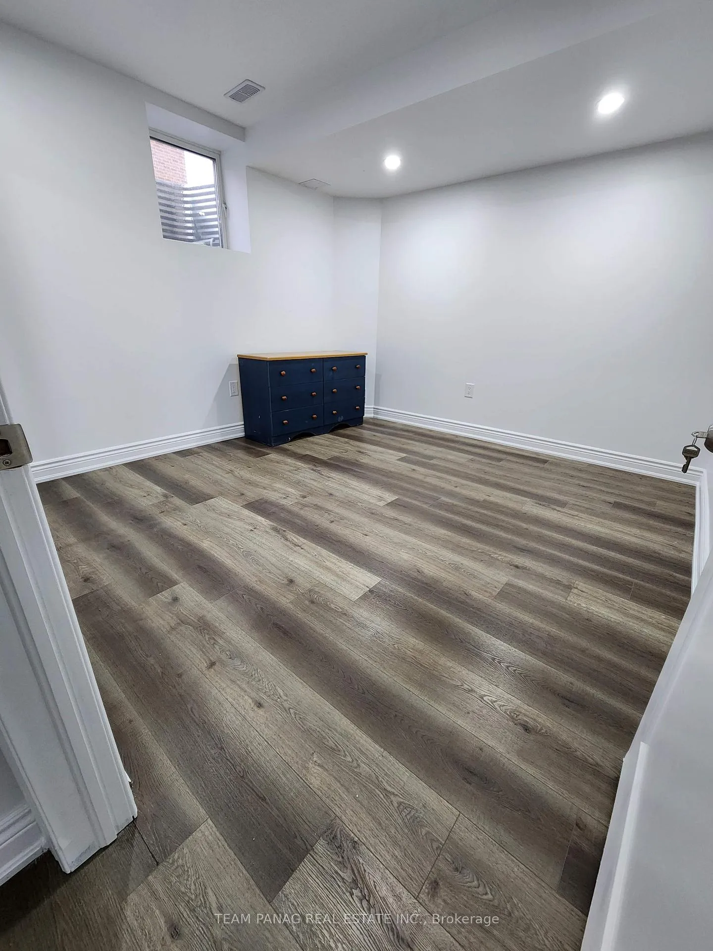 Photo 3 of 11 Sugar Pearl Road, Brampton, Snelgrove — HOMEH