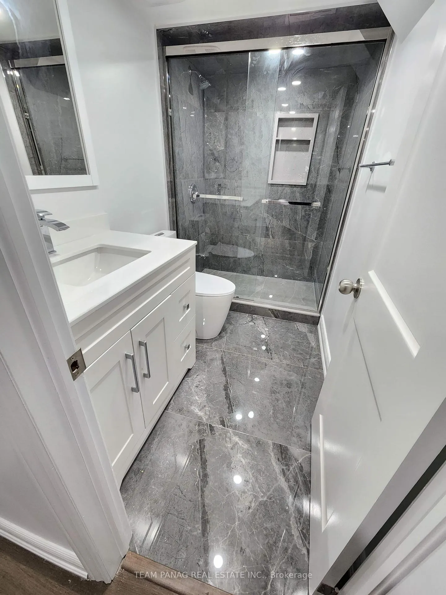 Photo 8 of 11 Sugar Pearl Road, Brampton, Snelgrove — HOMEH