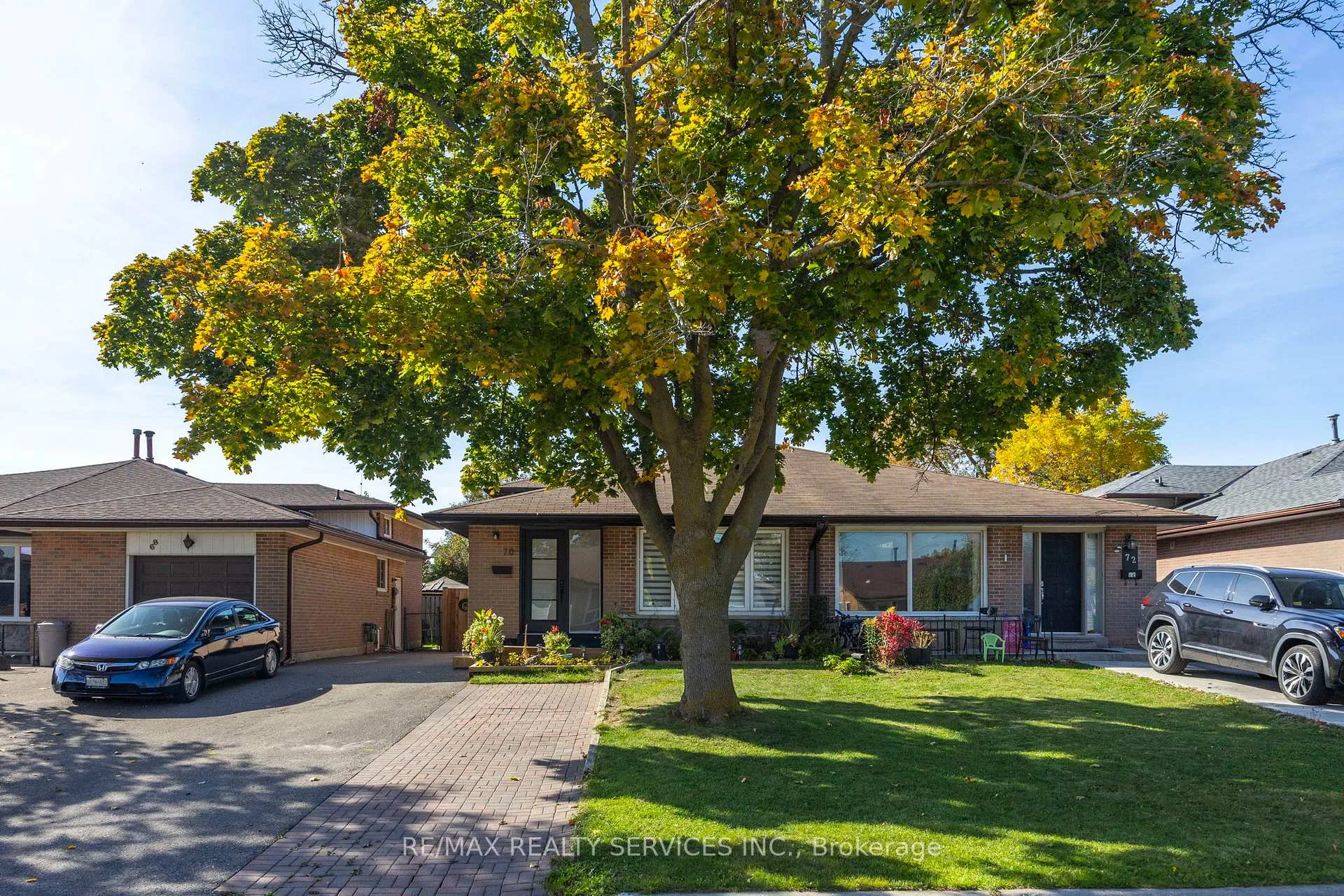 Photo 2 of 70 Wilton Drive, Brampton, Brampton East — HOMEH