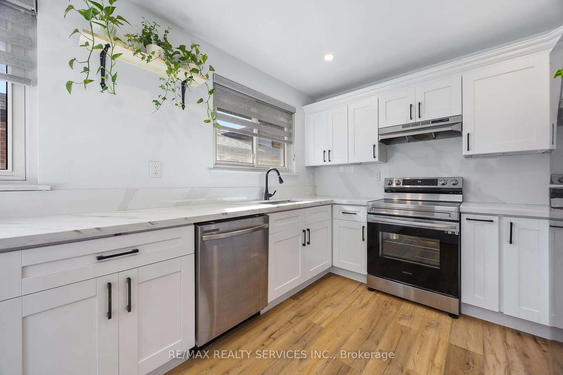 Photo 10 of 70 Wilton Drive, Brampton, Brampton East — HOMEH