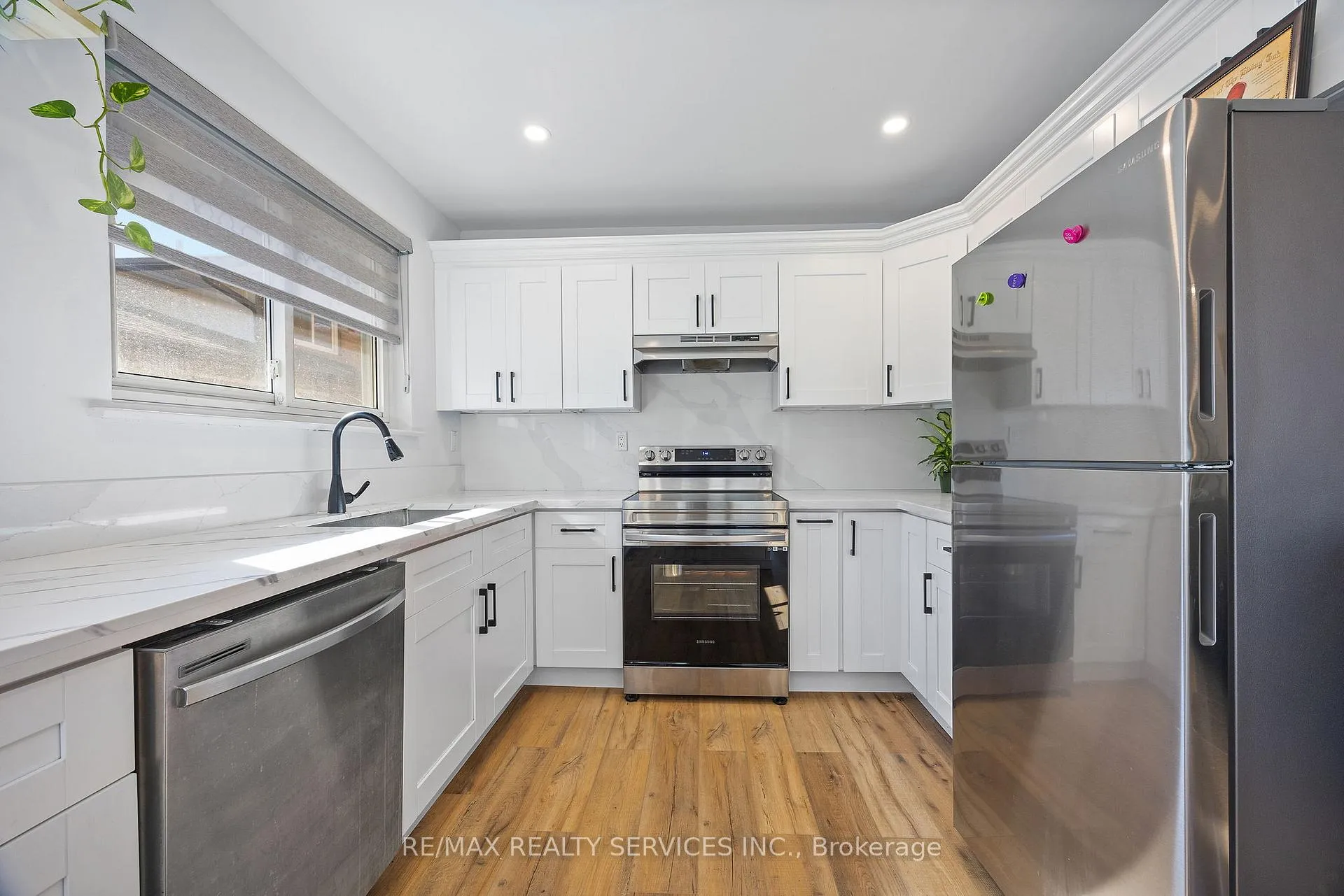 Photo 13 of 70 Wilton Drive, Brampton, Brampton East — HOMEH