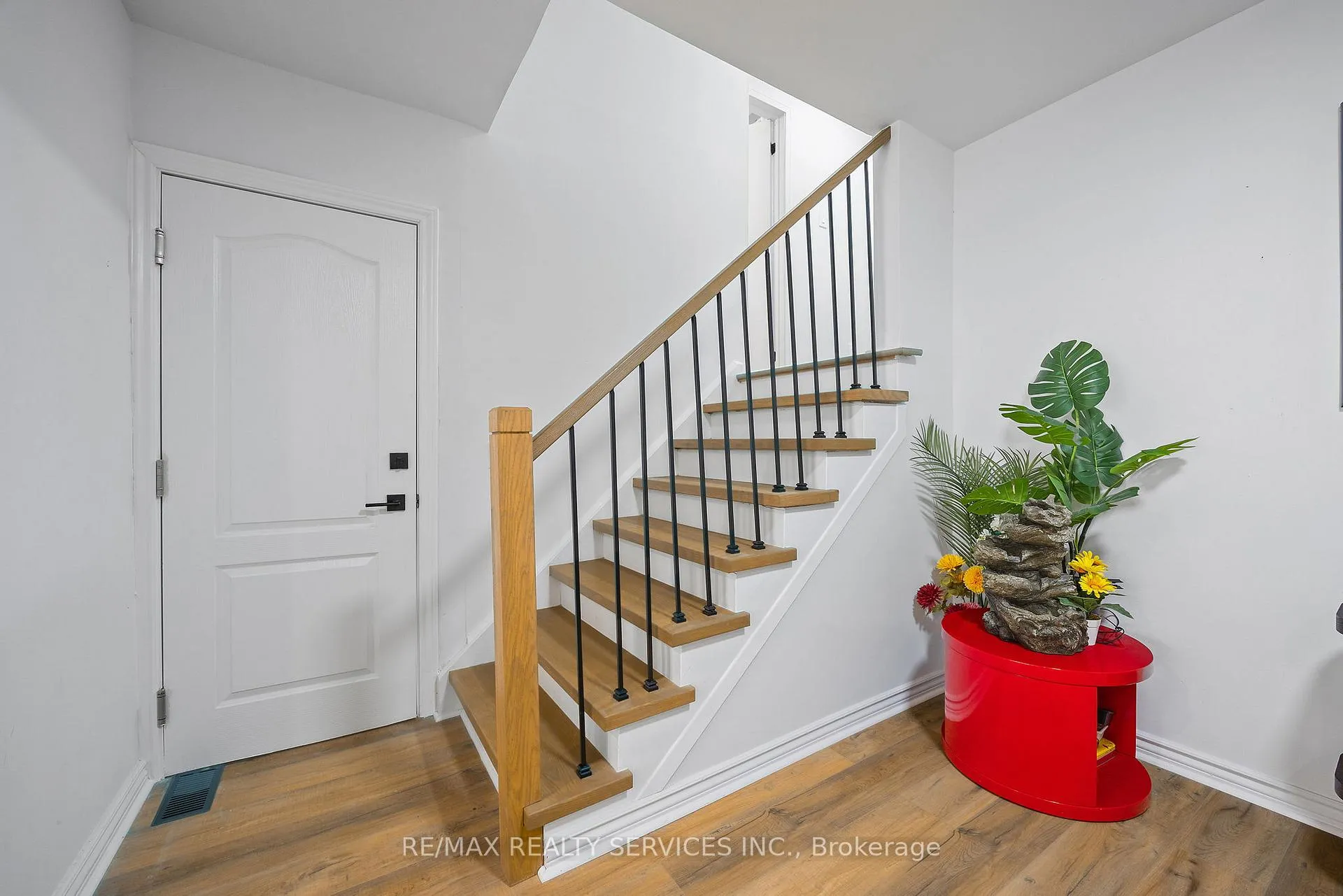 Photo 20 of 70 Wilton Drive, Brampton, Brampton East — HOMEH