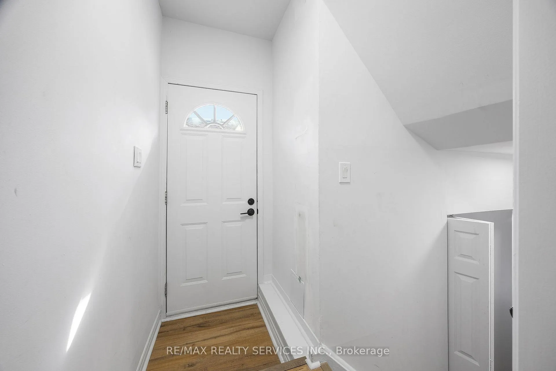 Photo 27 of 70 Wilton Drive, Brampton, Brampton East — HOMEH
