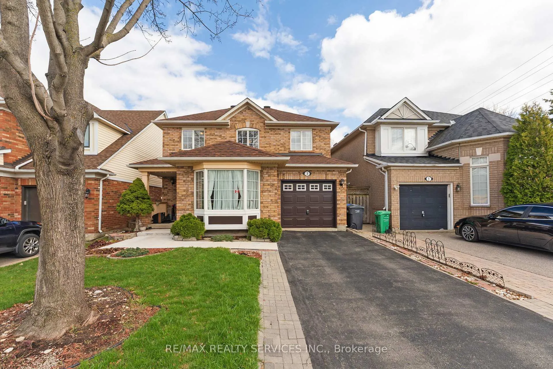 Photo 5 of 3 Springhurst Avenue, Brampton, Fletcher's Meadow — HOMEH