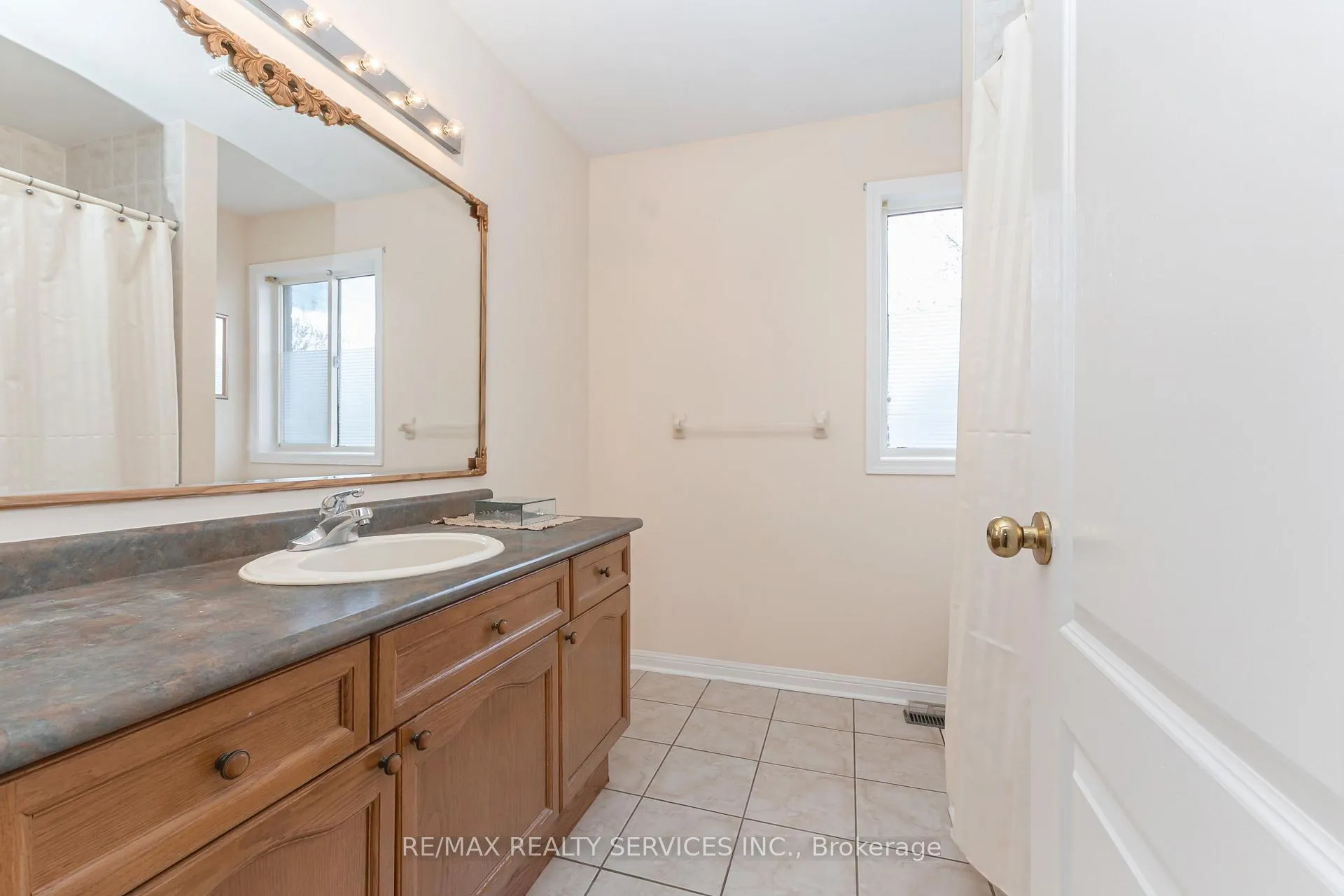 Photo 29 of 3 Springhurst Avenue, Brampton, Fletcher's Meadow — HOMEH