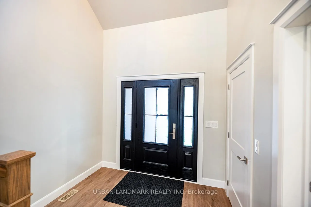 Photo 12 of 214 Aberdeen Avenue, Peterborough, Northcrest Ward 5 — HOMEH