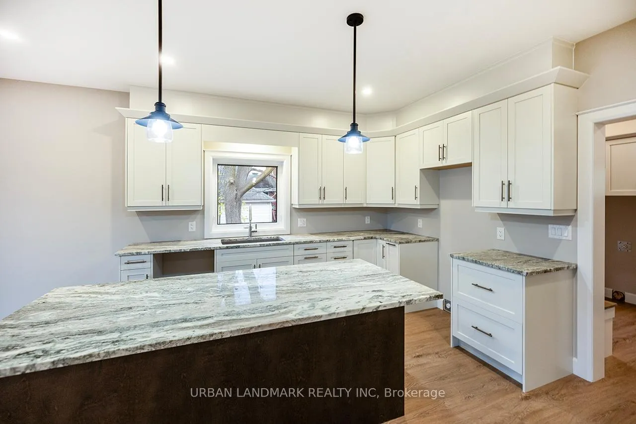 Photo 16 of 214 Aberdeen Avenue, Peterborough, Northcrest Ward 5 — HOMEH