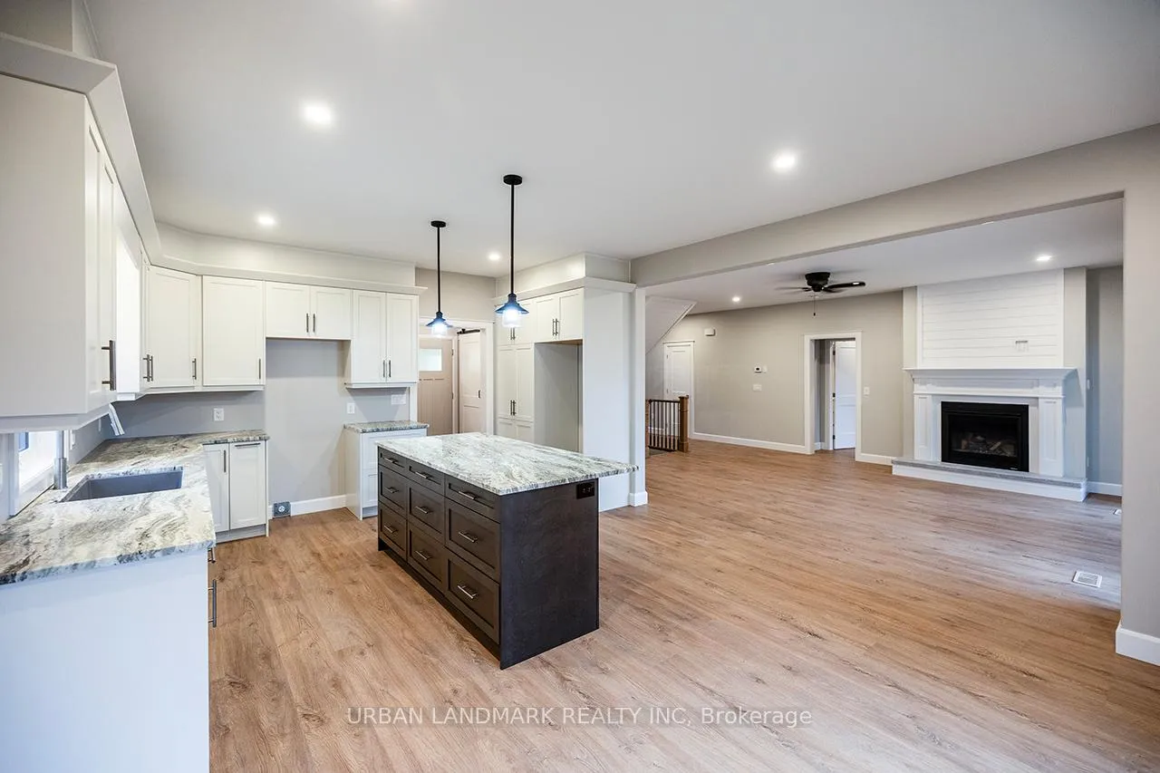 Photo 18 of 214 Aberdeen Avenue, Peterborough, Northcrest Ward 5 — HOMEH