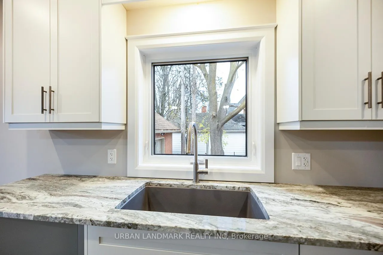 Photo 20 of 214 Aberdeen Avenue, Peterborough, Northcrest Ward 5 — HOMEH