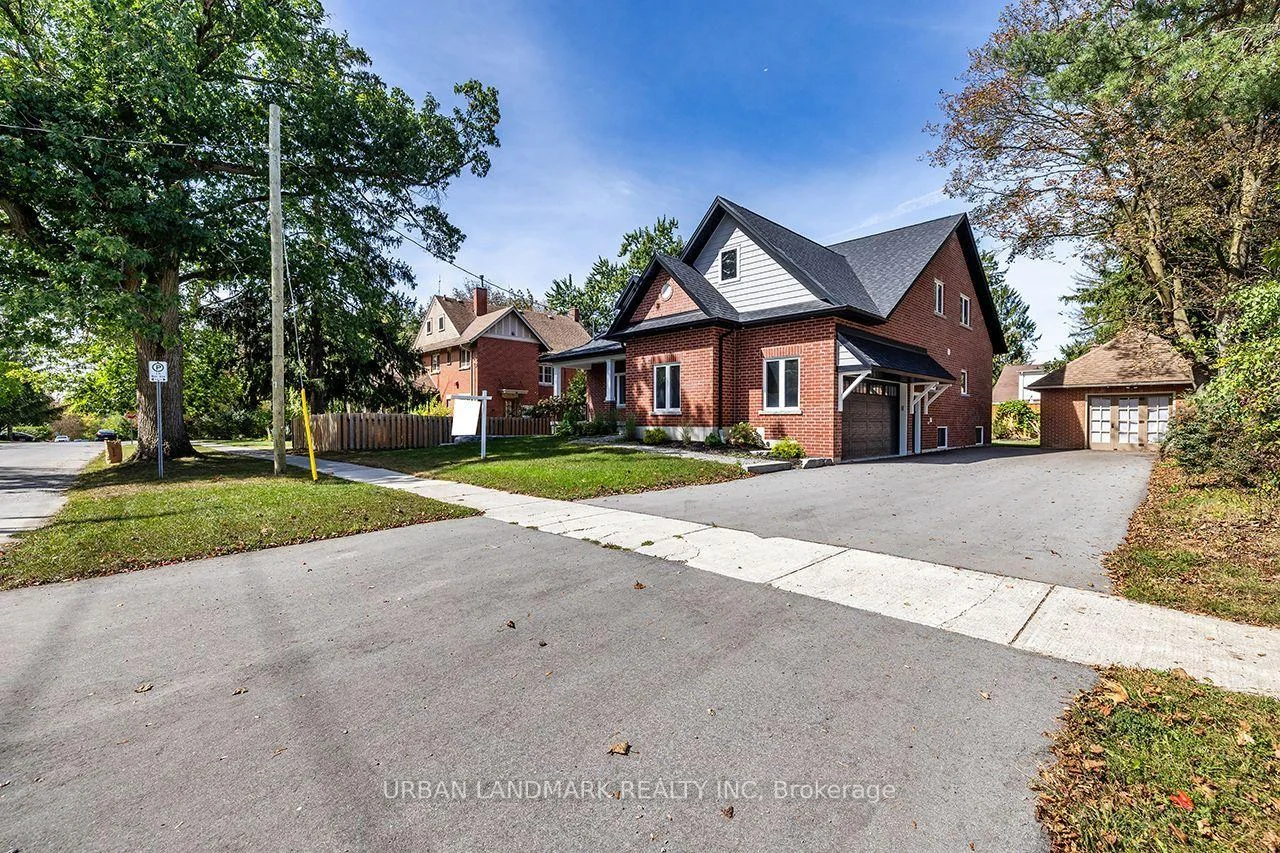 Photo 9 of 214 Aberdeen Avenue, Peterborough, Northcrest Ward 5 — HOMEH
