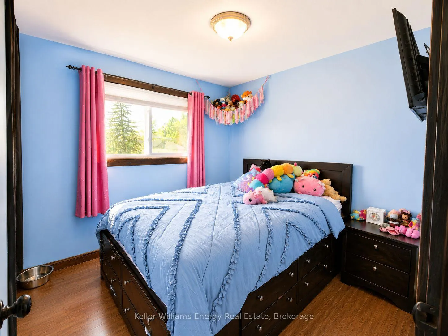 Photo 15 of 245 Smart Crescent, Greater Napanee — HOMEH