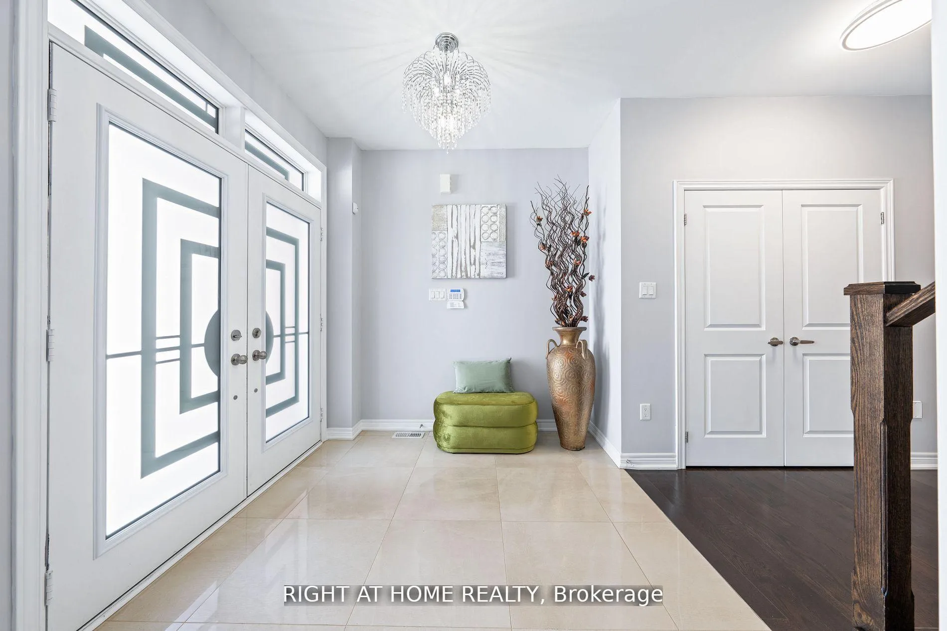 Photo 3 of 1655 Emberton Way, Innisfil, Alcona — HOMEH