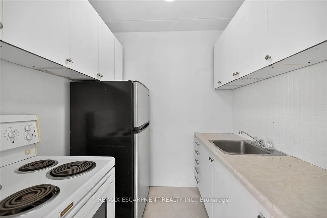 Photo 11 of Unit 405, 107 St Joseph'S Drive, Hamilton, Corktown — HOMEH