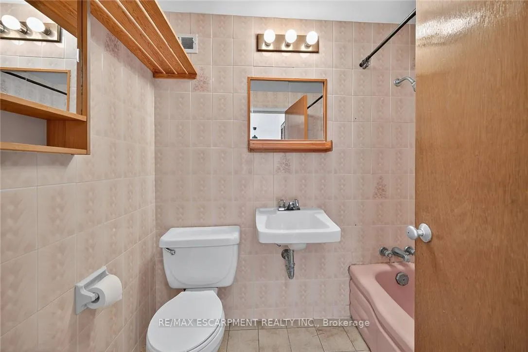 Photo 12 of Unit 405, 107 St Joseph'S Drive, Hamilton, Corktown — HOMEH