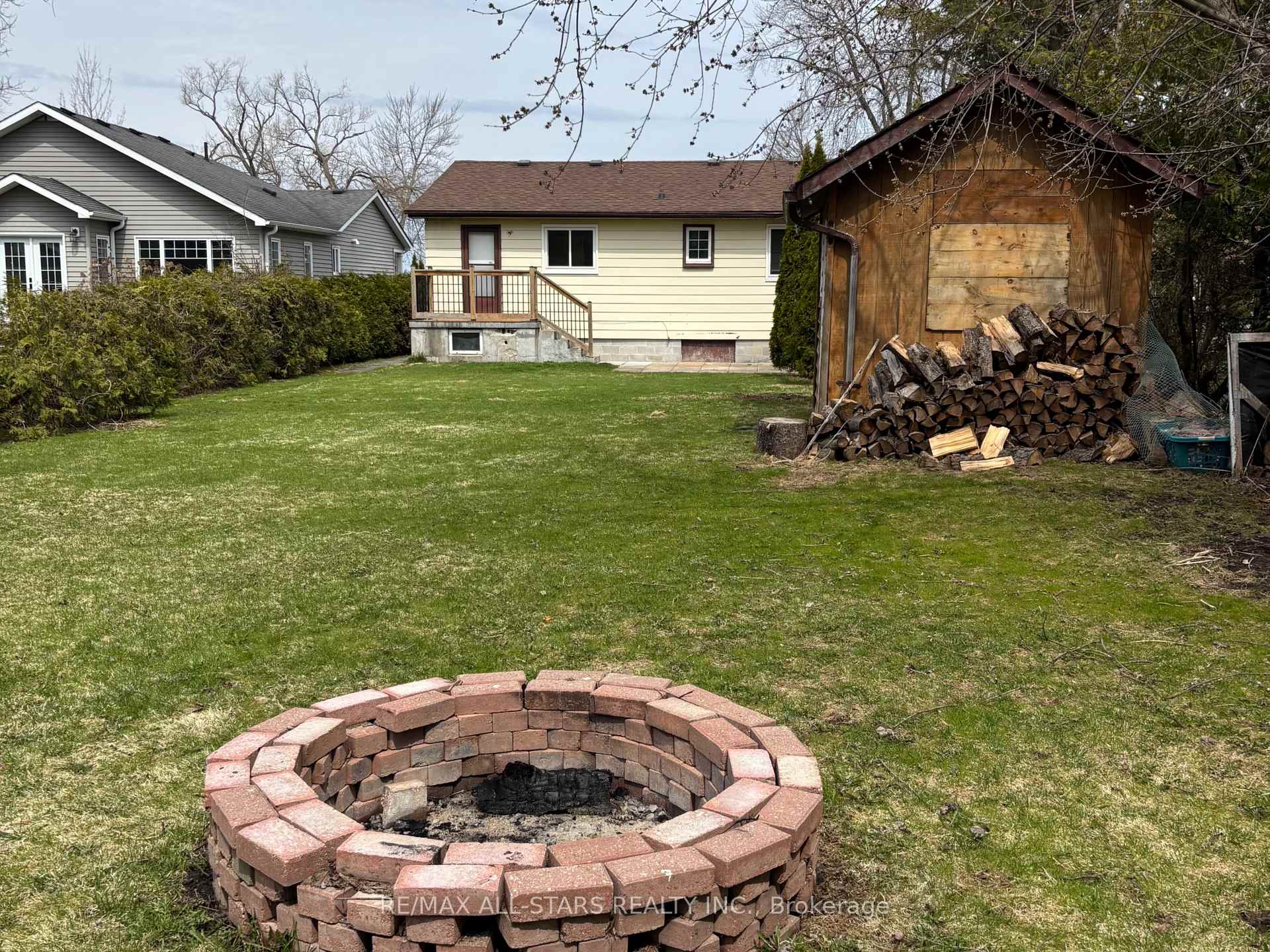 Photo 10 of 233 Lake Drive E, Georgina, Historic Lakeshore Communities — HOMEH