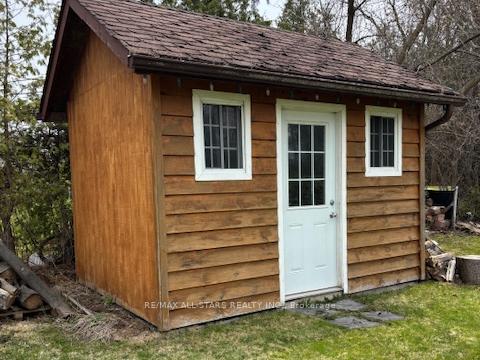 Photo 12 of 233 Lake Drive E, Georgina, Historic Lakeshore Communities — HOMEH