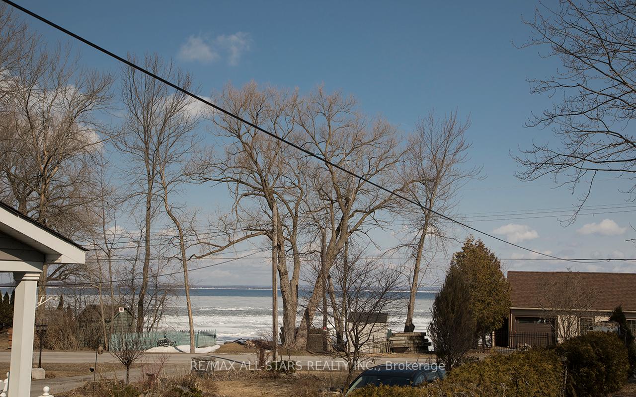 Photo 36 of 233 Lake Drive E, Georgina, Historic Lakeshore Communities — HOMEH