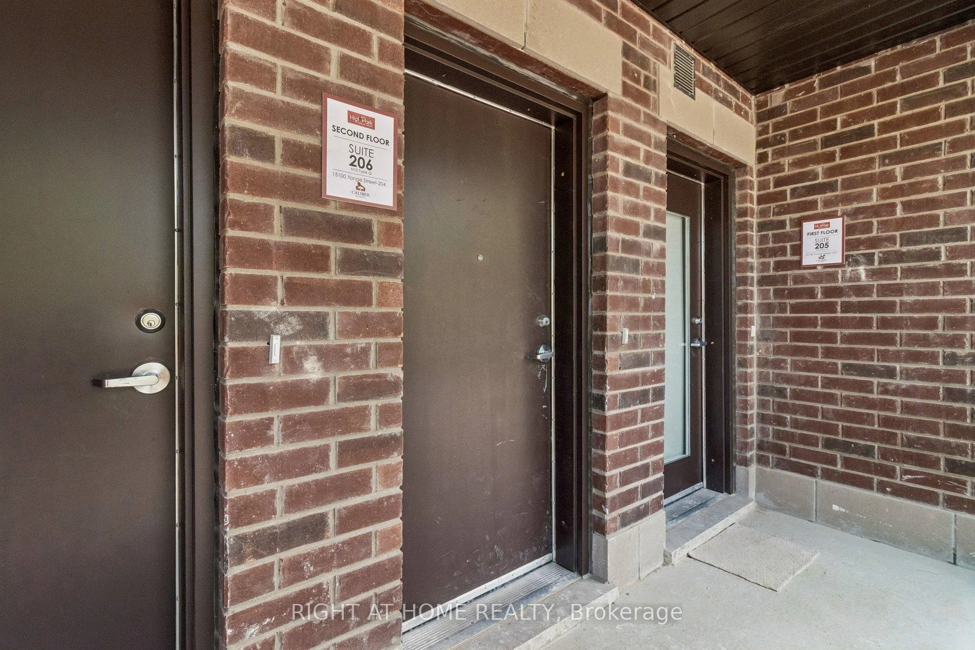 Photo 6 of Unit 206, 15100 Yonge Street, Aurora, Aurora Village — HOMEH
