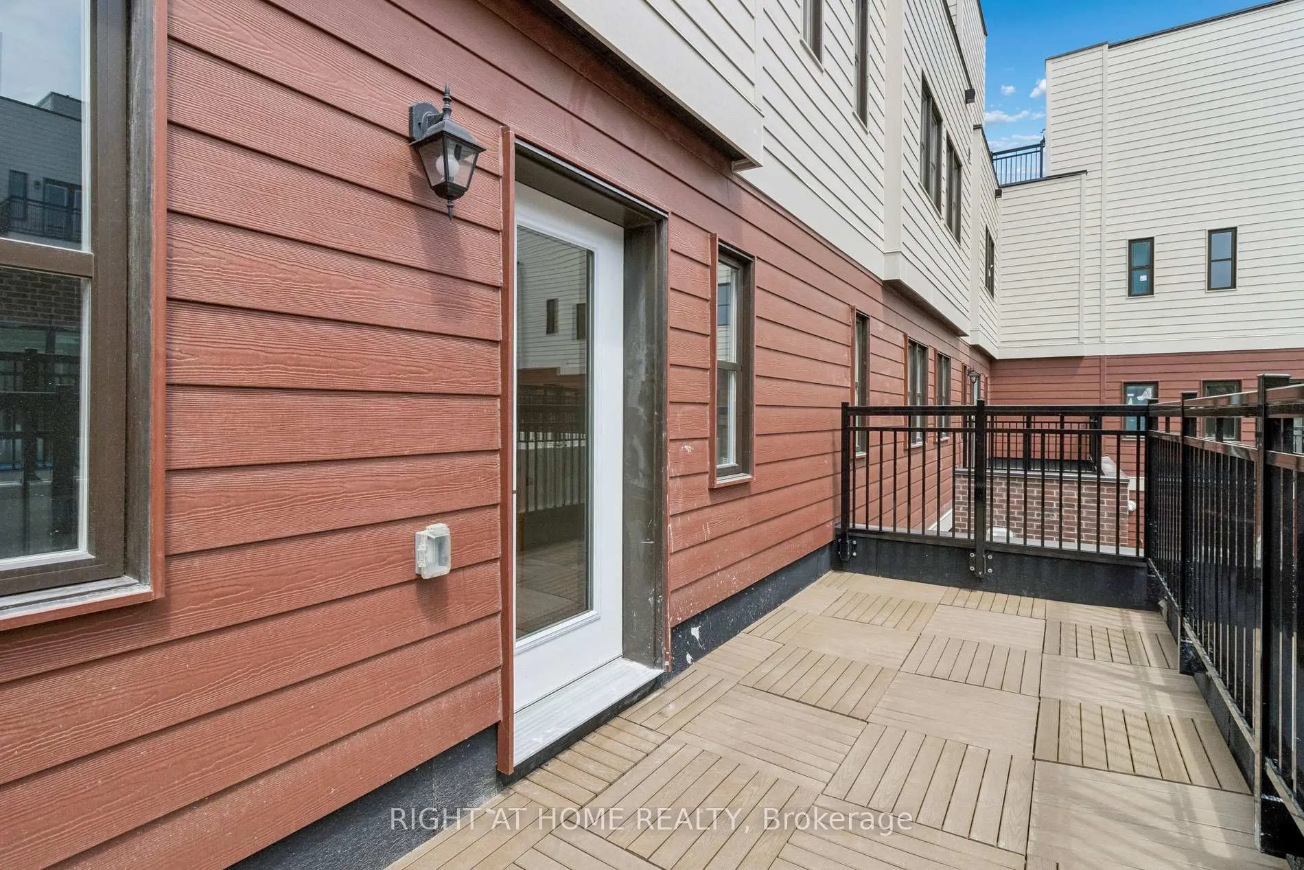 Photo 19 of Unit 206, 15100 Yonge Street, Aurora, Aurora Village — HOMEH