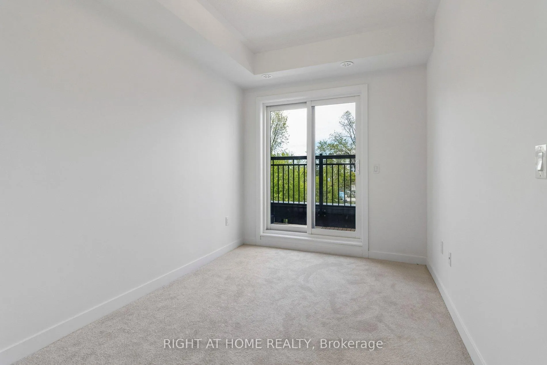 Photo 27 of Unit 206, 15100 Yonge Street, Aurora, Aurora Village — HOMEH