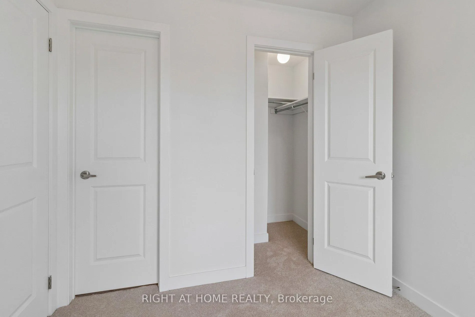 Photo 31 of Unit 206, 15100 Yonge Street, Aurora, Aurora Village — HOMEH