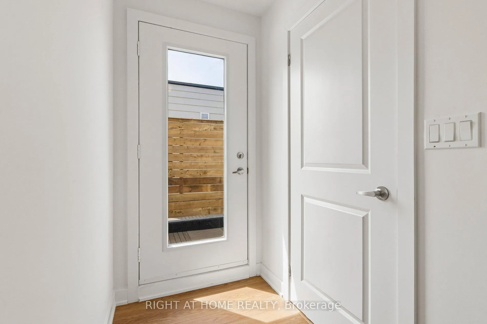 Photo 38 of Unit 206, 15100 Yonge Street, Aurora, Aurora Village — HOMEH