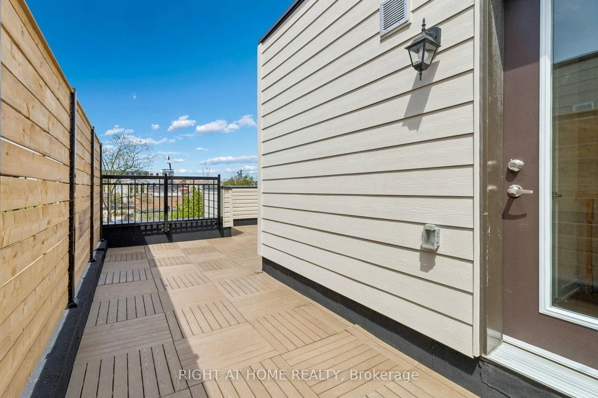 Photo 39 of Unit 206, 15100 Yonge Street, Aurora, Aurora Village — HOMEH