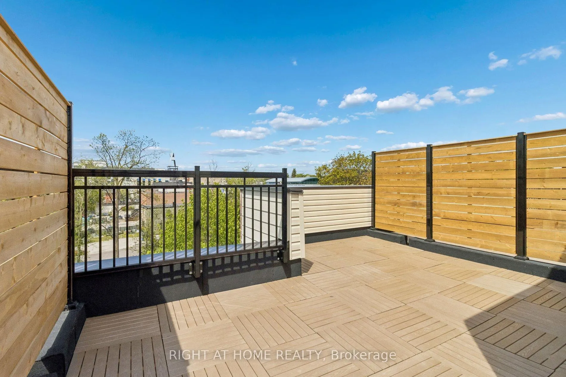 Photo 41 of Unit 206, 15100 Yonge Street, Aurora, Aurora Village — HOMEH