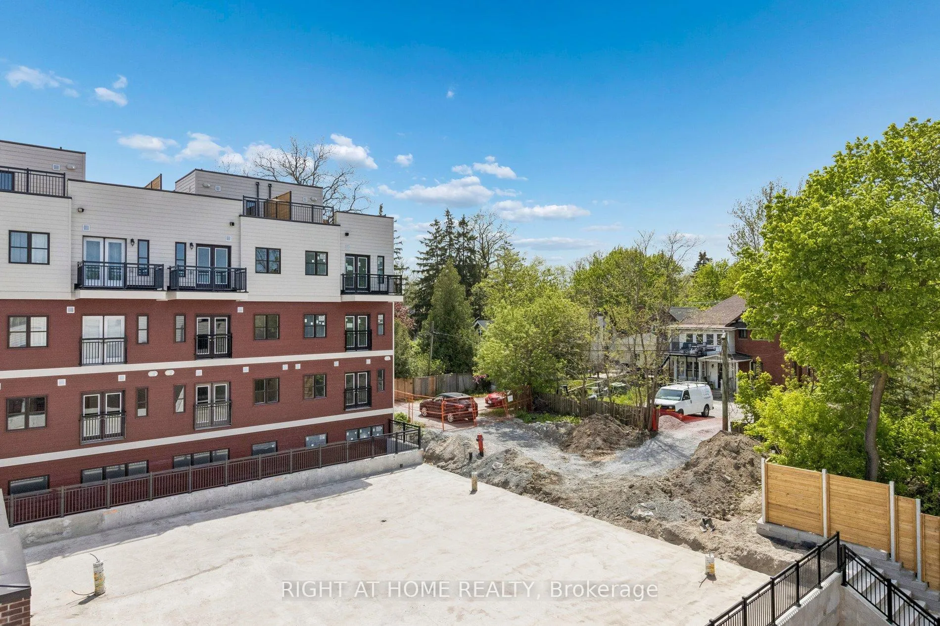 Photo 48 of Unit 206, 15100 Yonge Street, Aurora, Aurora Village — HOMEH