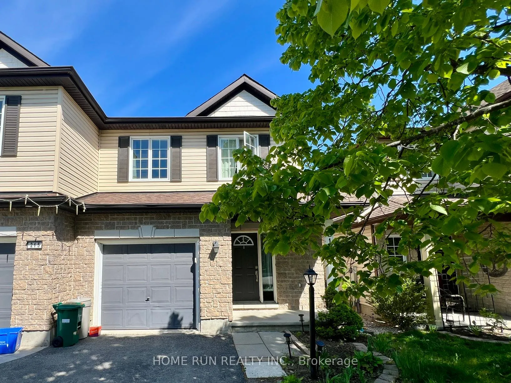 Photo 2 of 217 Deerfox Drive, Ottawa, Barrhaven - Longfields — HOMEH