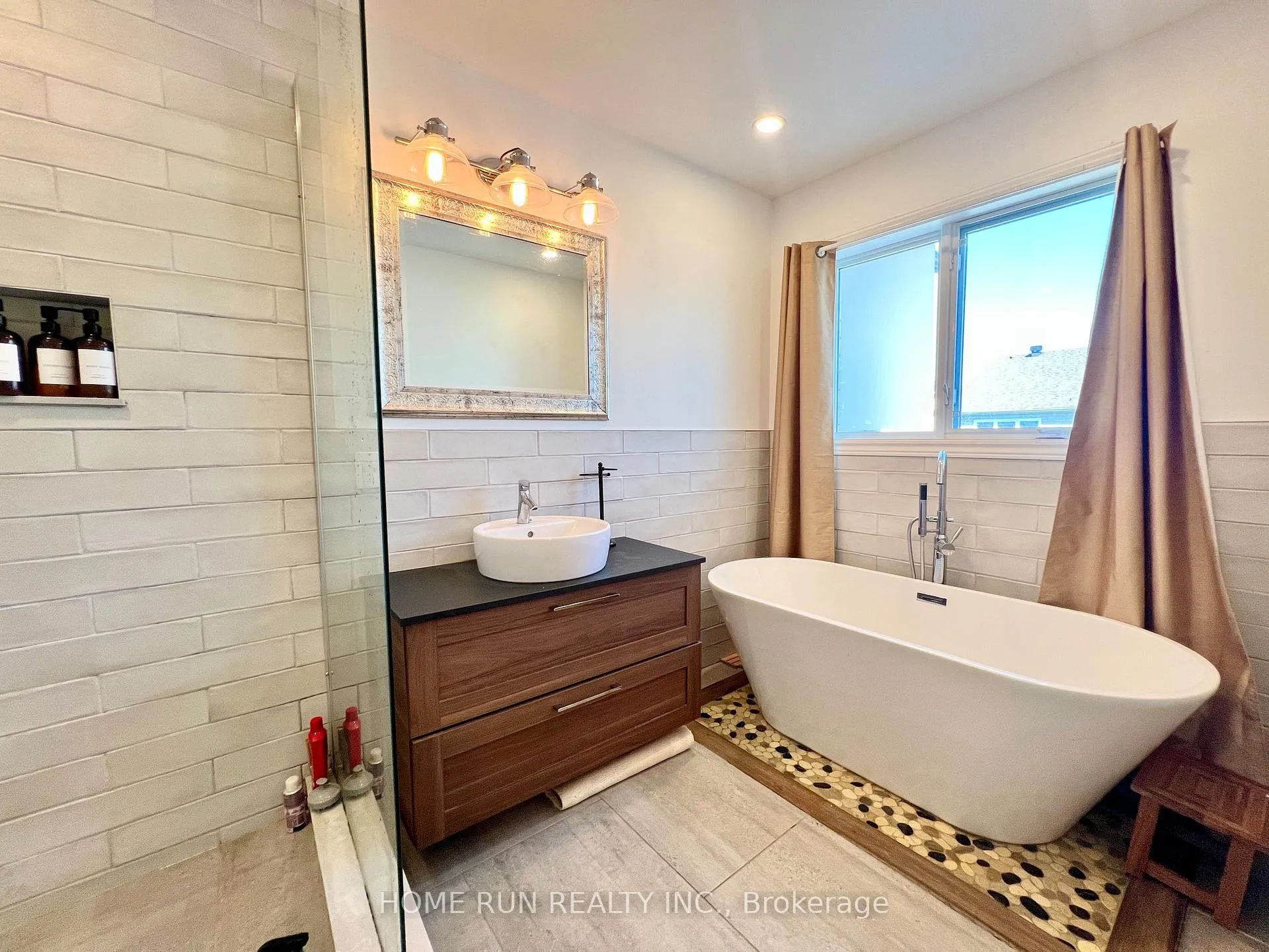 Photo 16 of 217 Deerfox Drive, Ottawa, Barrhaven - Longfields — HOMEH