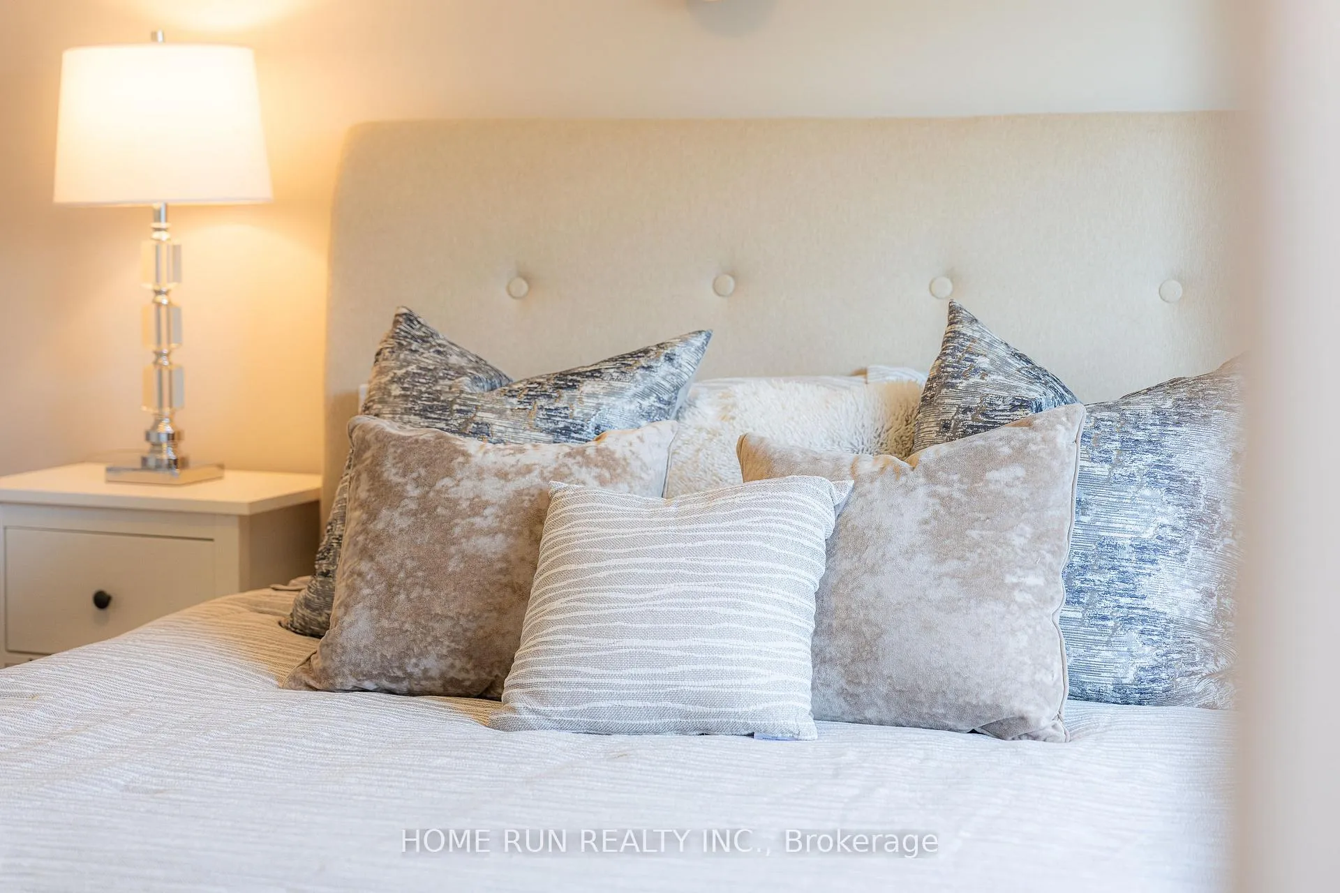 Photo 36 of 1056 Lunar Glow Crescent, Ottawa, Riverside South/Gloucester Glen — HOMEH