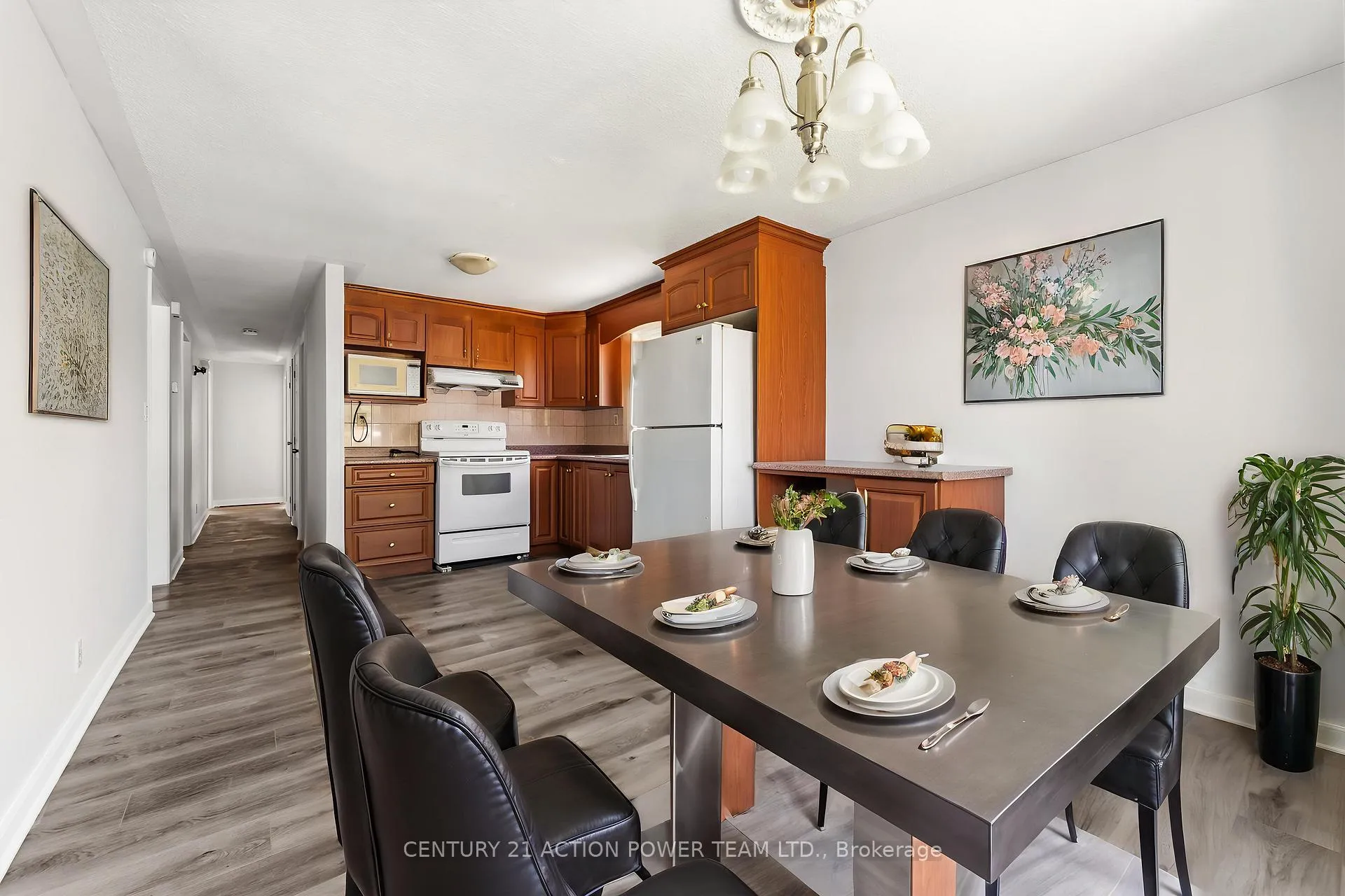 Photo 7 of Unit A, 2178 Erinbrook Crescent, Ottawa, Sheffield Glen/Industrial Park — HOMEH