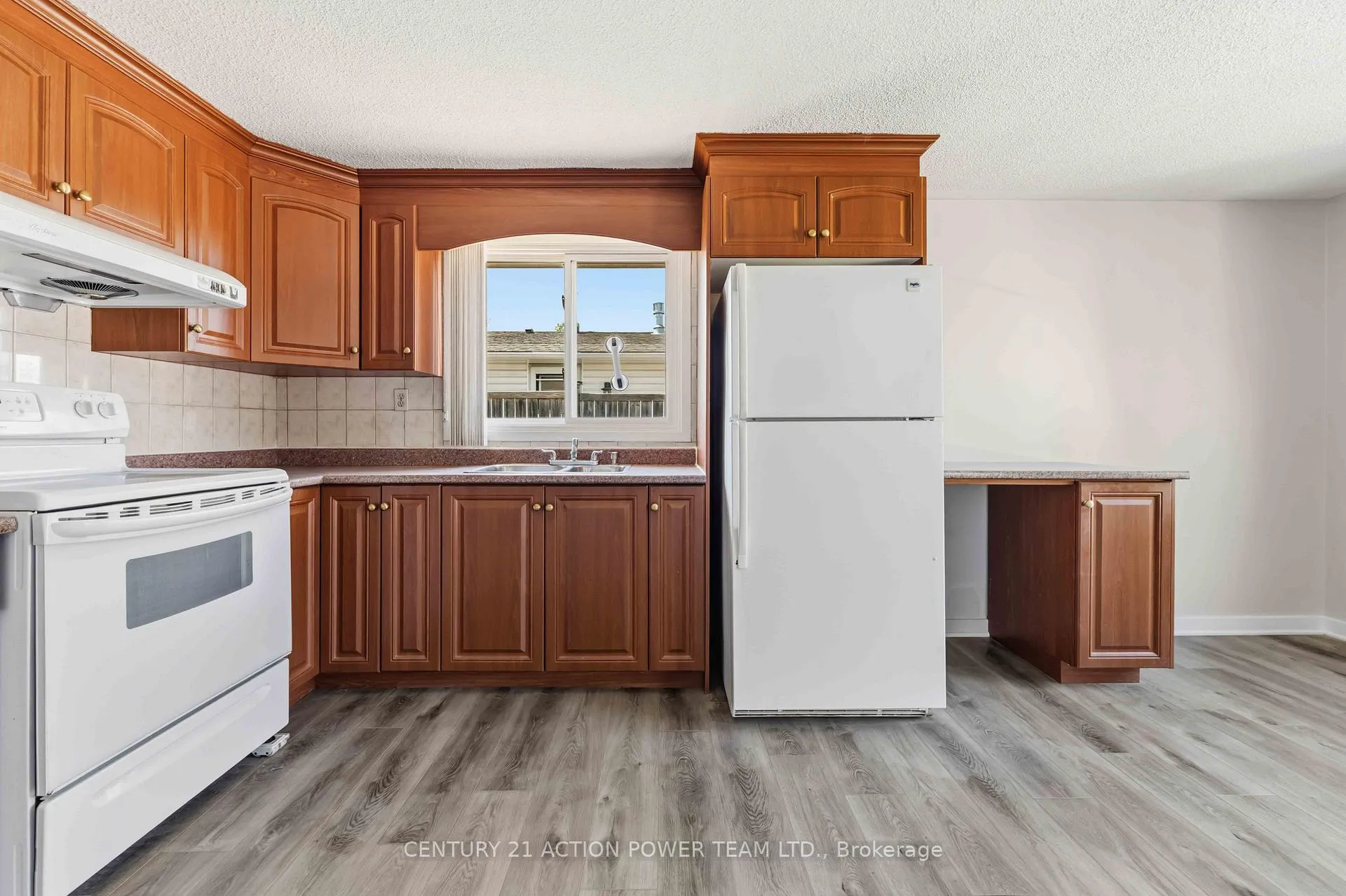 Photo 9 of Unit A, 2178 Erinbrook Crescent, Ottawa, Sheffield Glen/Industrial Park — HOMEH