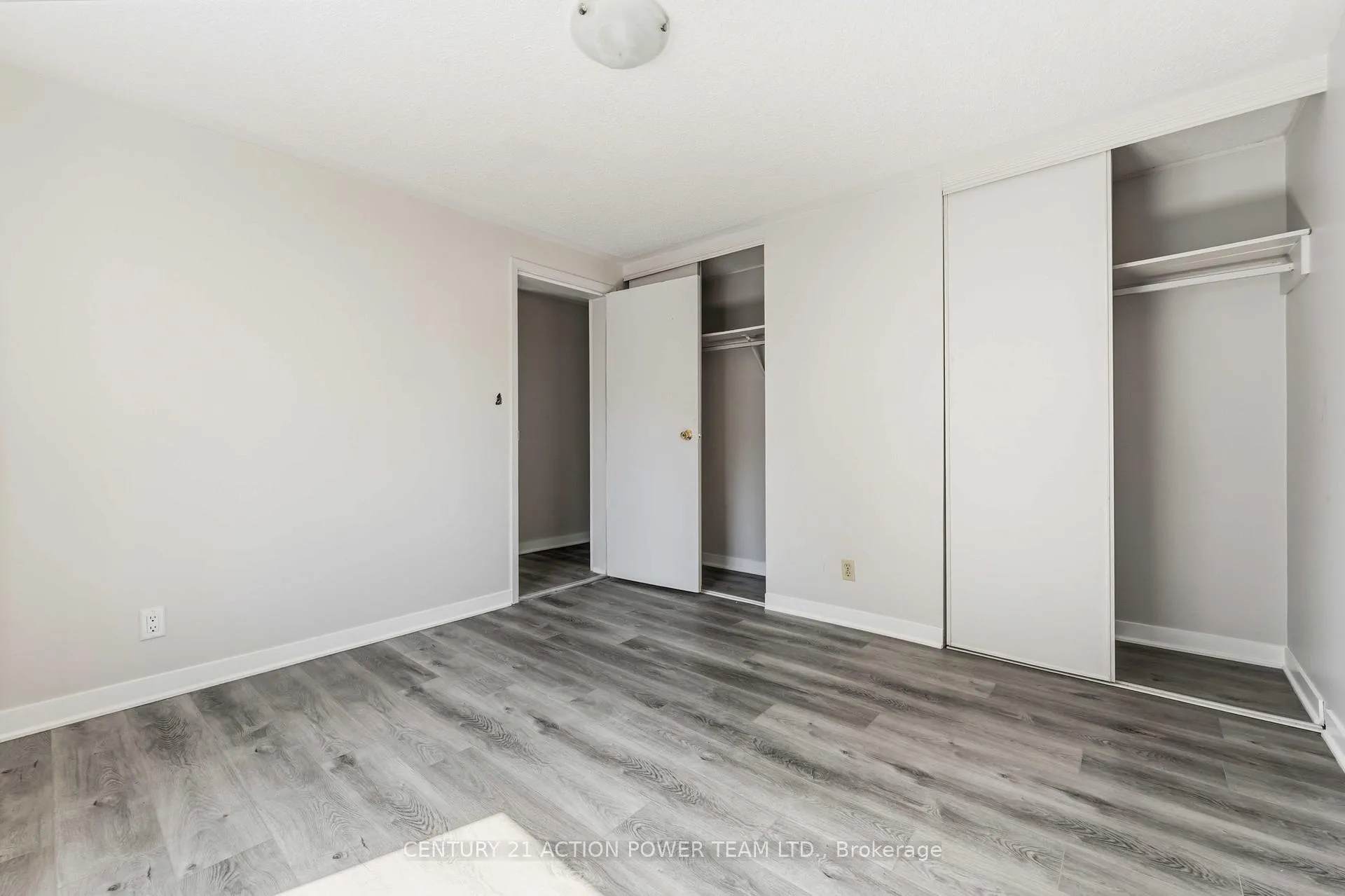 Photo 18 of Unit A, 2178 Erinbrook Crescent, Ottawa, Sheffield Glen/Industrial Park — HOMEH