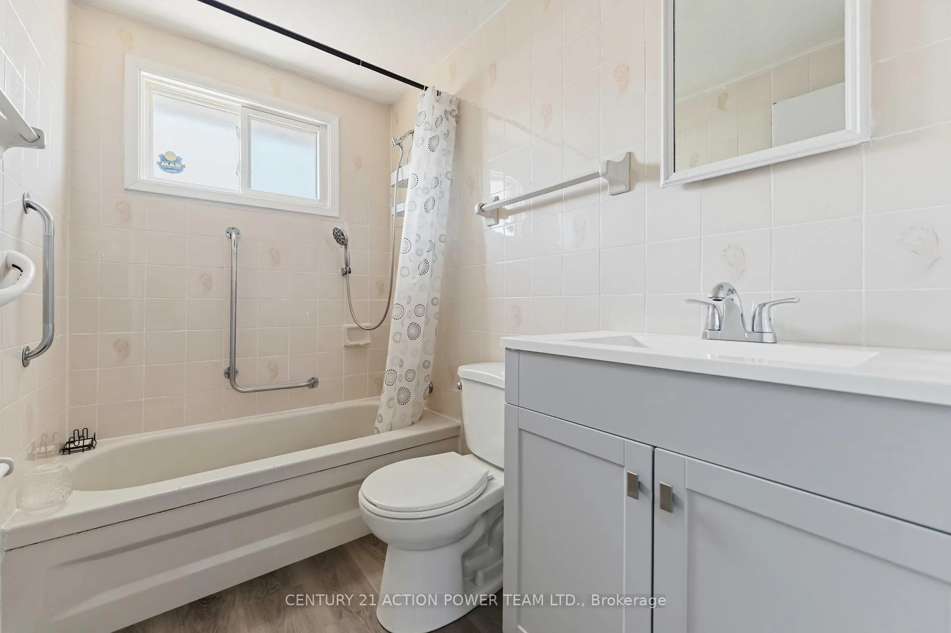 Photo 21 of Unit A, 2178 Erinbrook Crescent, Ottawa, Sheffield Glen/Industrial Park — HOMEH