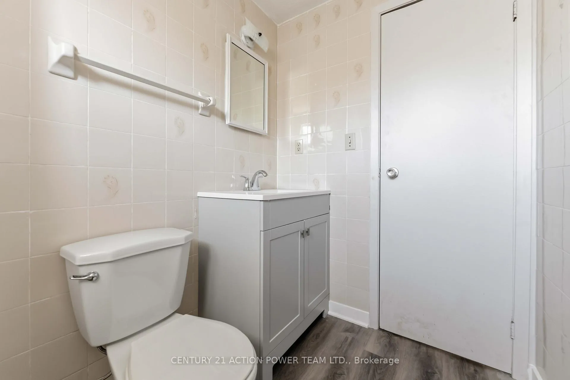 Photo 22 of Unit A, 2178 Erinbrook Crescent, Ottawa, Sheffield Glen/Industrial Park — HOMEH