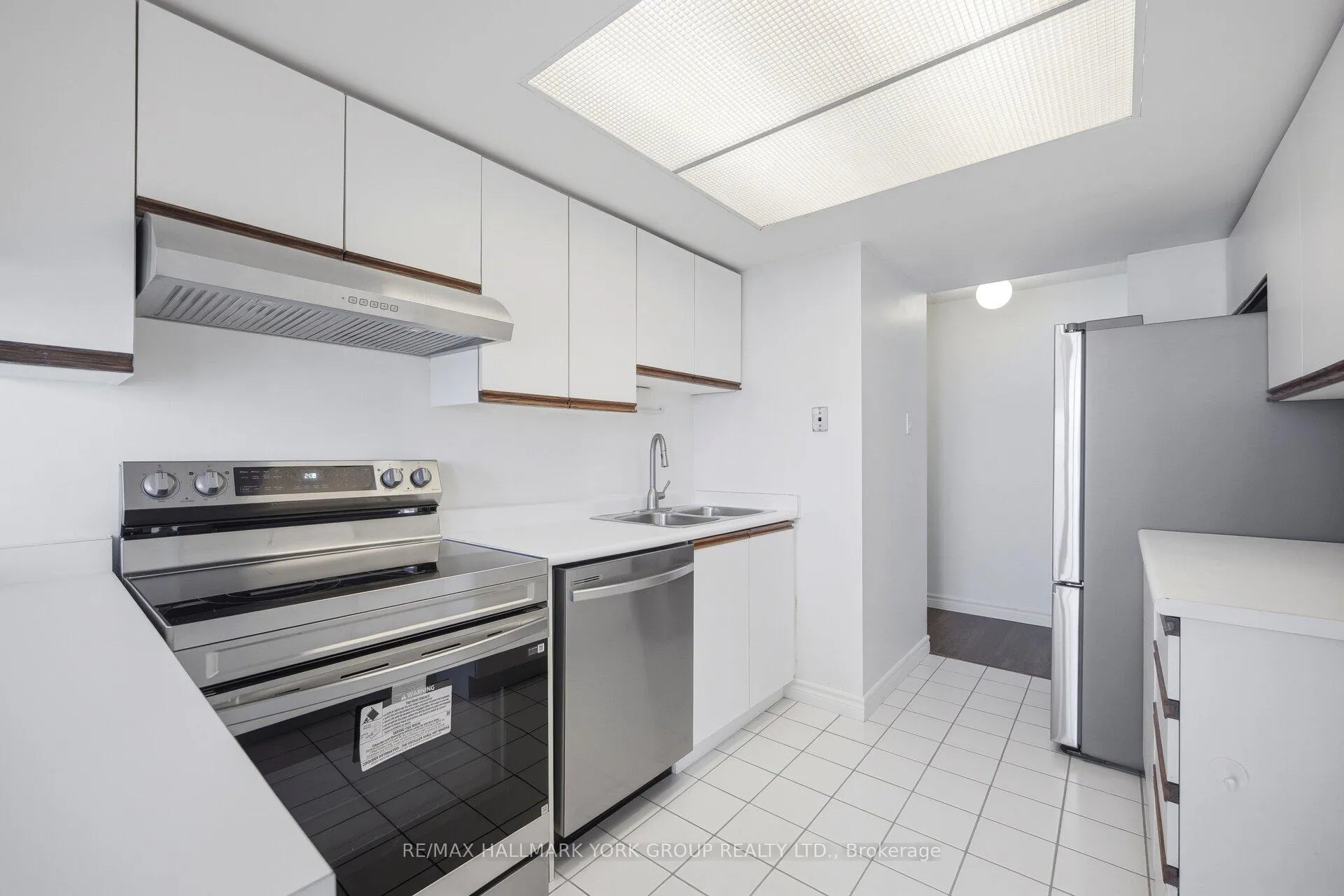 Photo 6 of Unit 1402, 600 Rexdale Boulevard, Etobicoke, West Humber-Clairville — HOMEH
