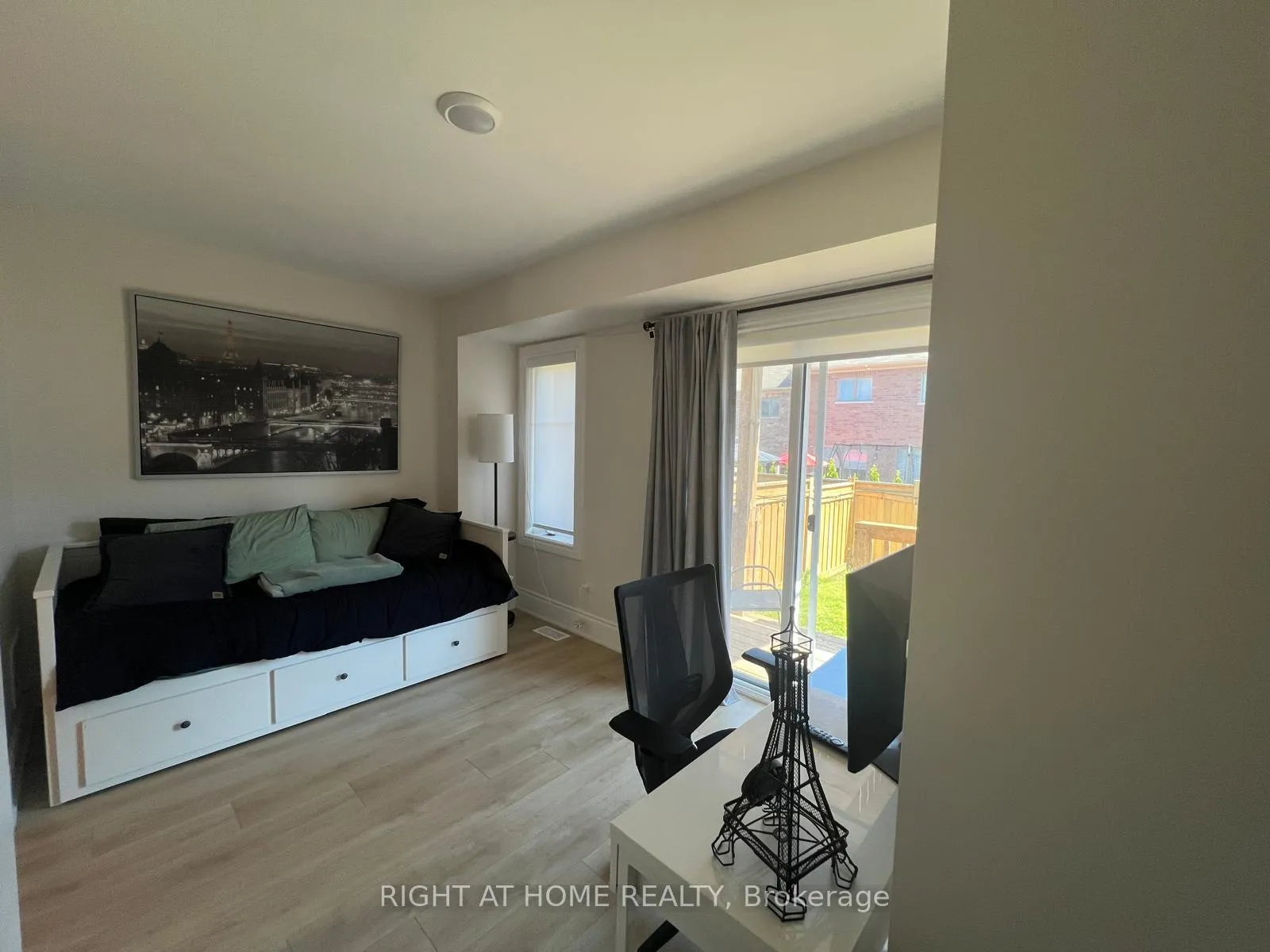 Photo 3 of 111 Bavin Street, Clarington, Bowmanville — HOMEH