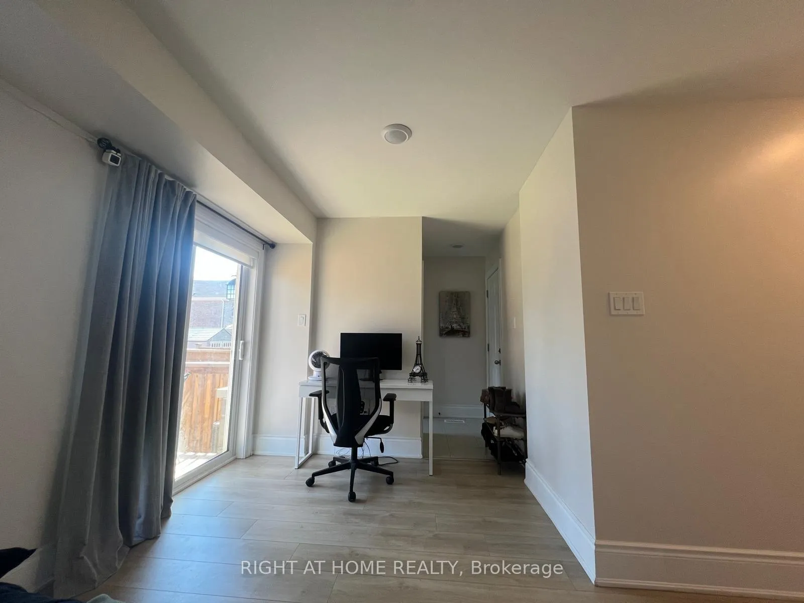 Photo 4 of 111 Bavin Street, Clarington, Bowmanville — HOMEH