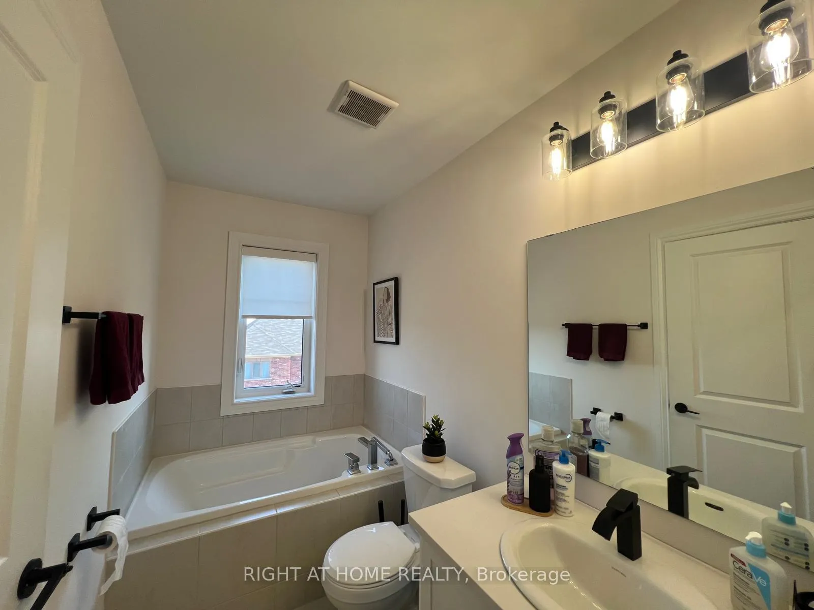 Photo 27 of 111 Bavin Street, Clarington, Bowmanville — HOMEH